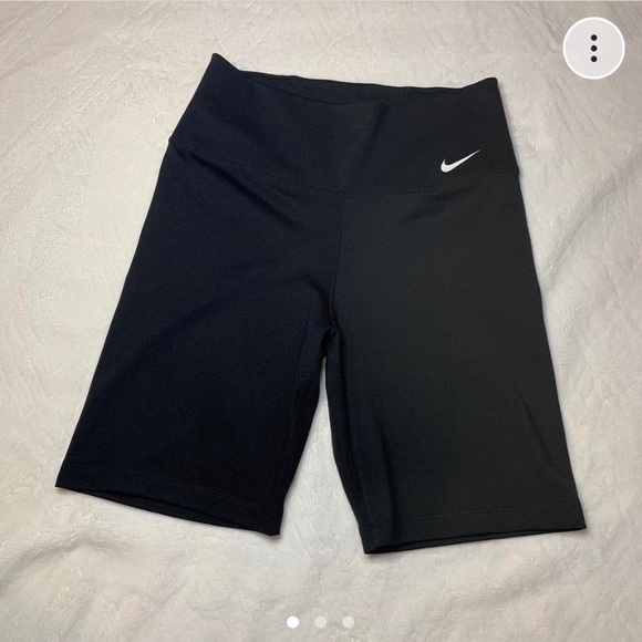 Nike compression shorts - Picture 1 of 3